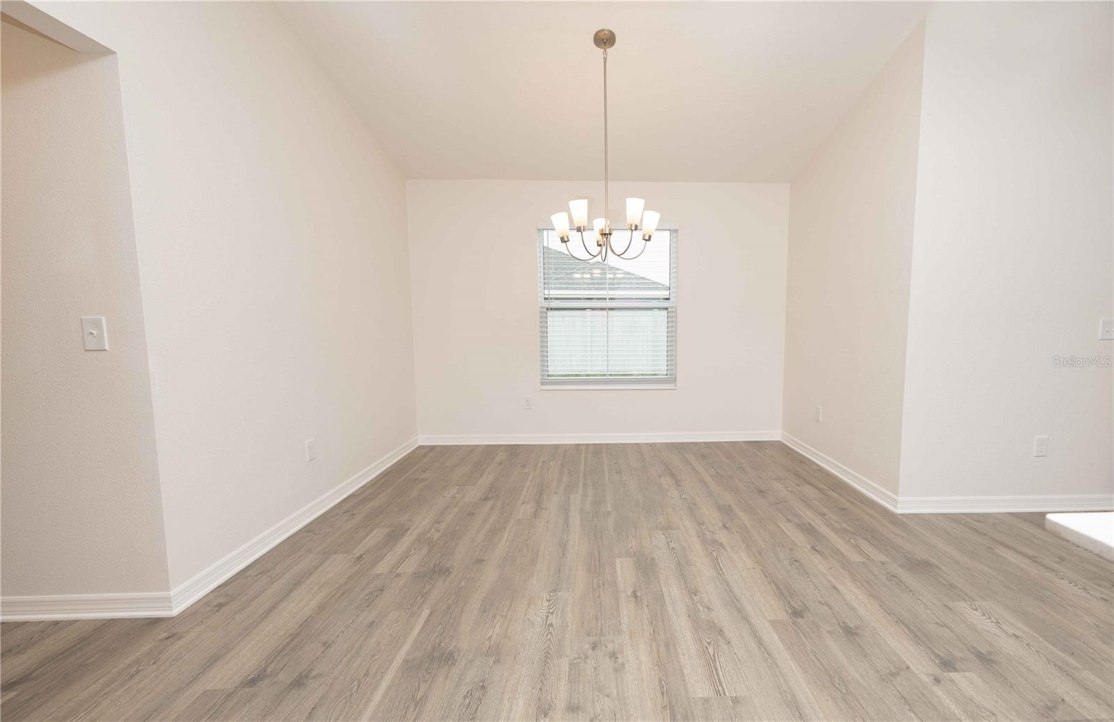 Image 8 of 36 For 2498 Alder Avenue