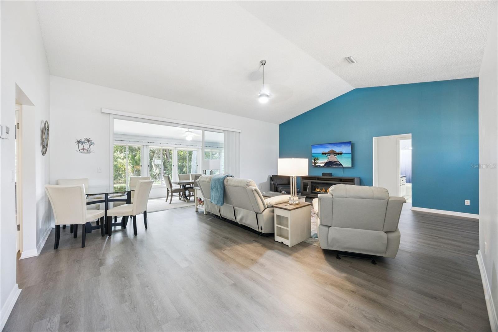 Image 11 of 74 For 27308 Racquet Circle