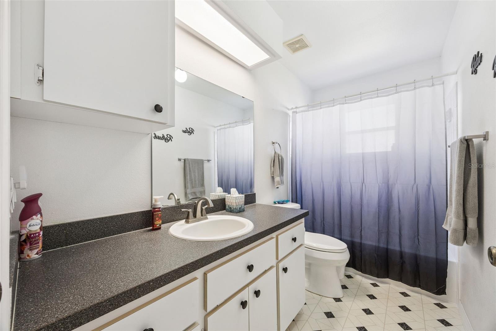 Image 22 of 74 For 27308 Racquet Circle