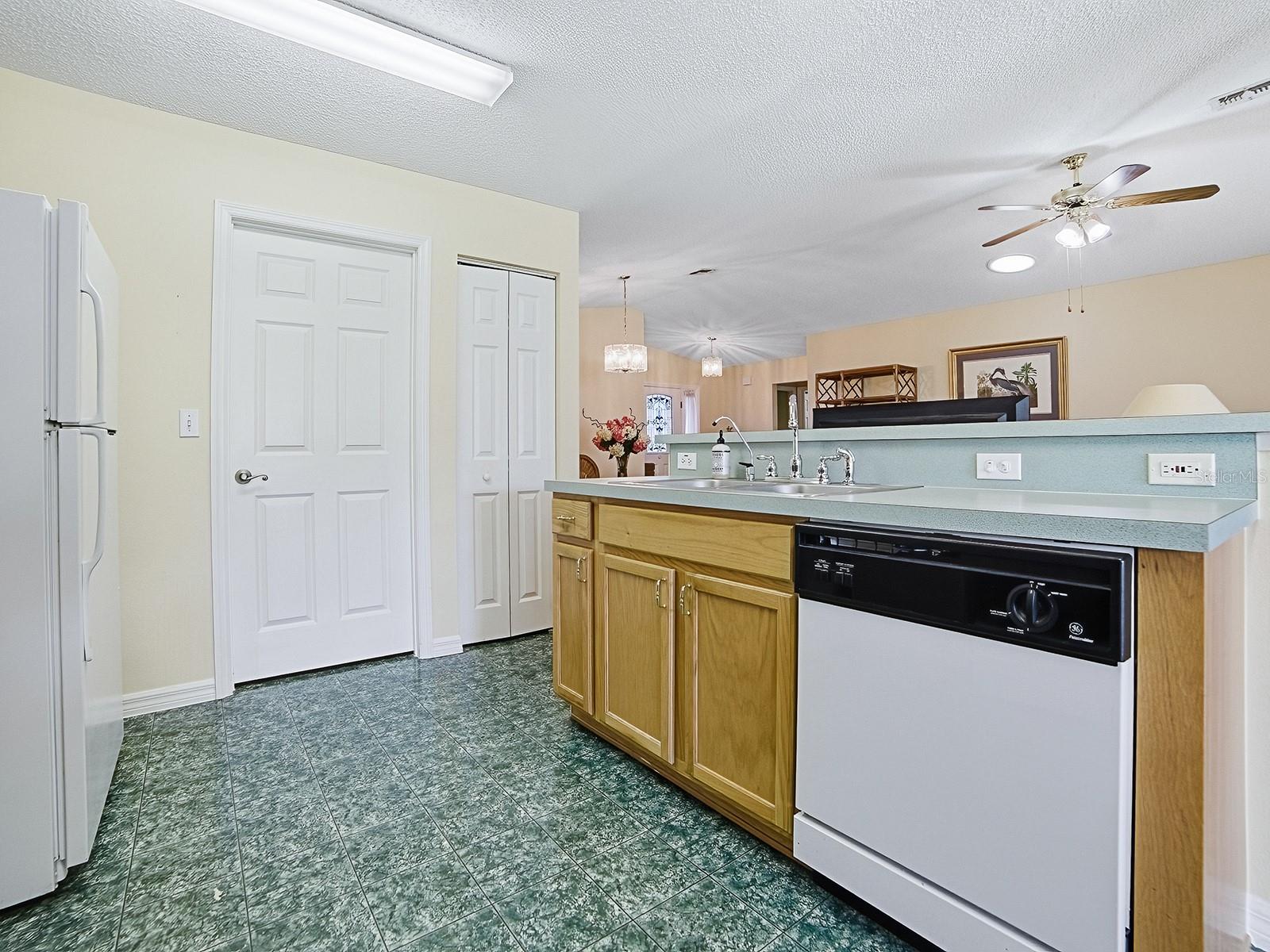 Image 16 of 48 For 32914 Crooked Oaks Lane