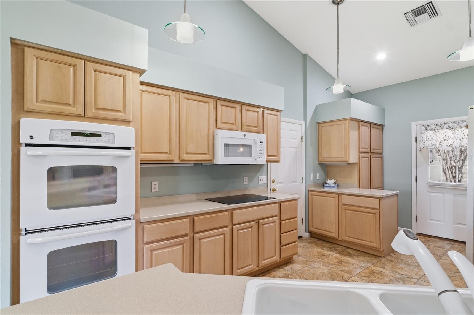 Image 10 of 54 For 15005 Green Valley Boulevard