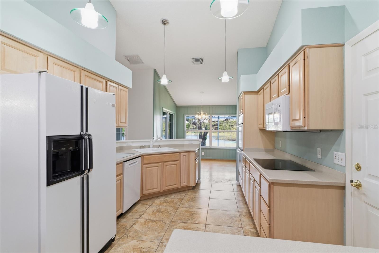 Image 14 of 54 For 15005 Green Valley Boulevard