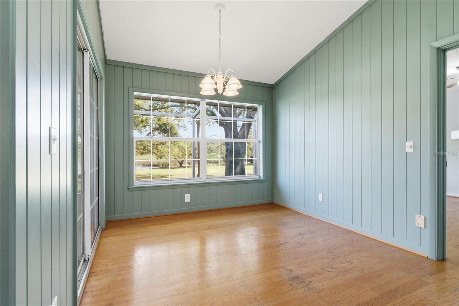 Image 18 of 54 For 15005 Green Valley Boulevard