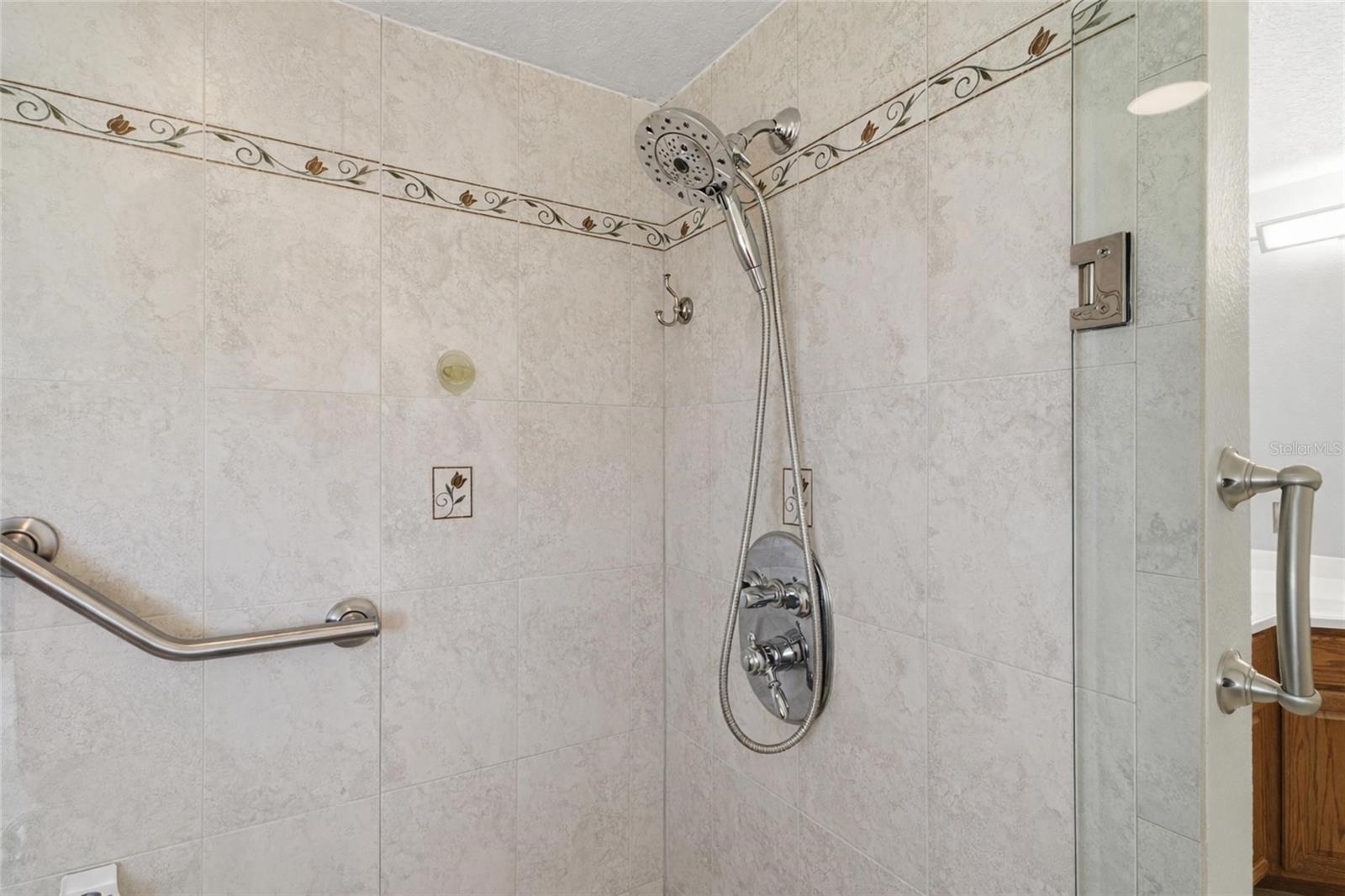 Image 26 of 54 For 15005 Green Valley Boulevard