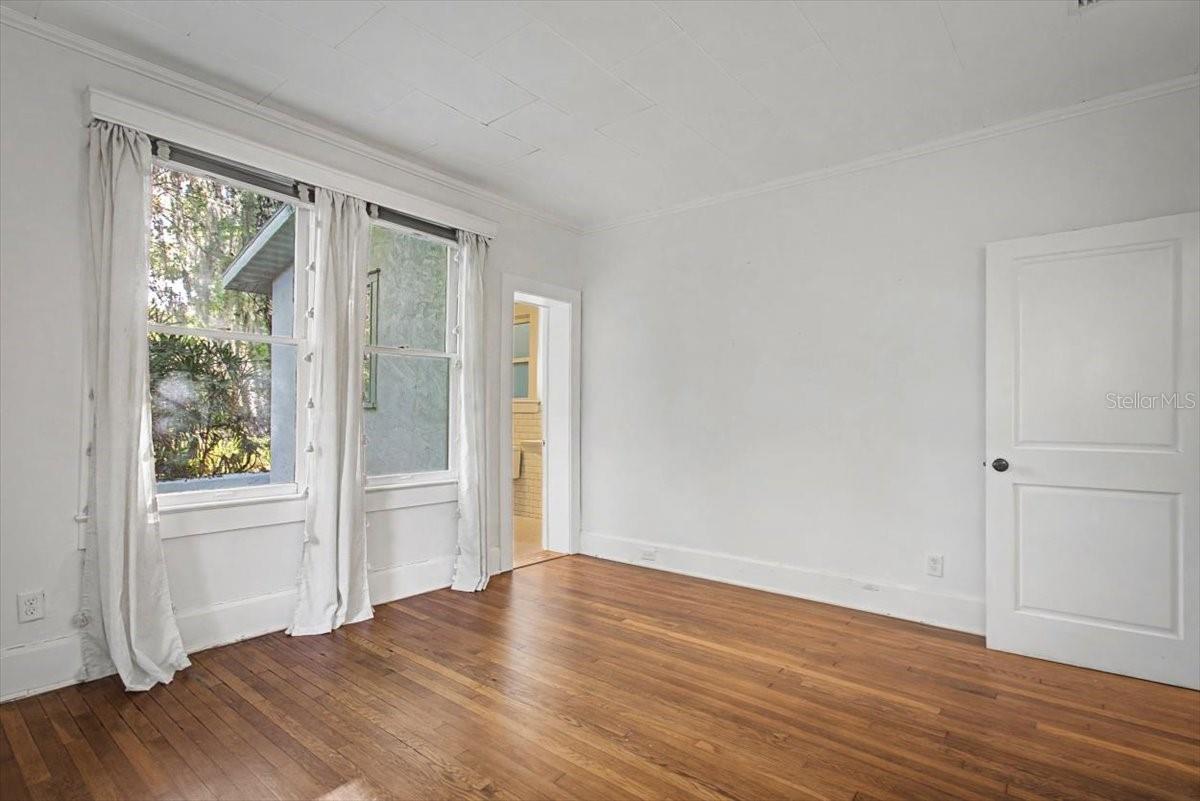 Image 16 of 46 For 421 Boulevard