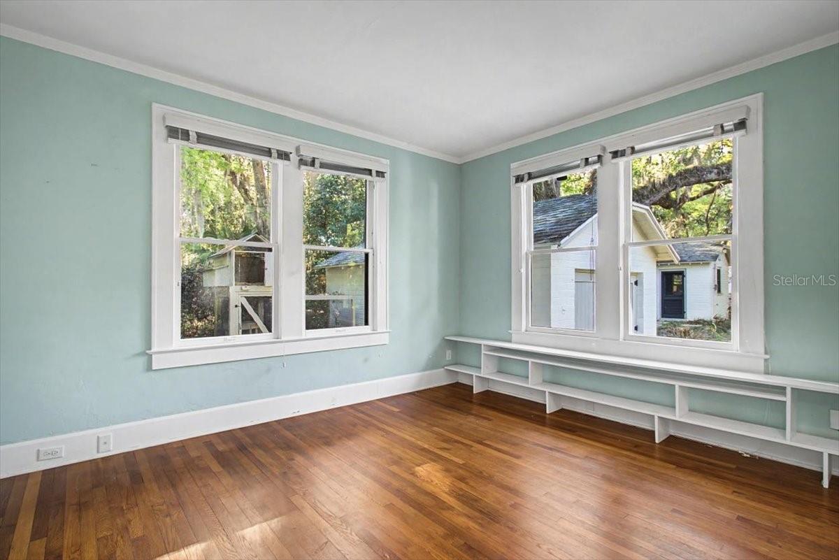 Image 24 of 46 For 421 Boulevard