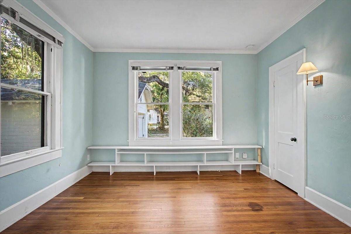 Image 26 of 46 For 421 Boulevard