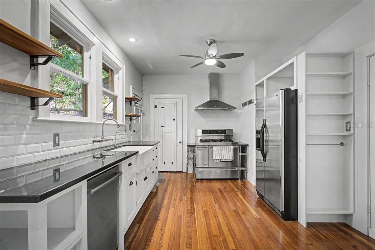 Image 3 of 46 For 421 Boulevard