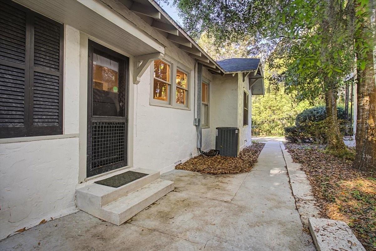 Image 32 of 46 For 421 Boulevard