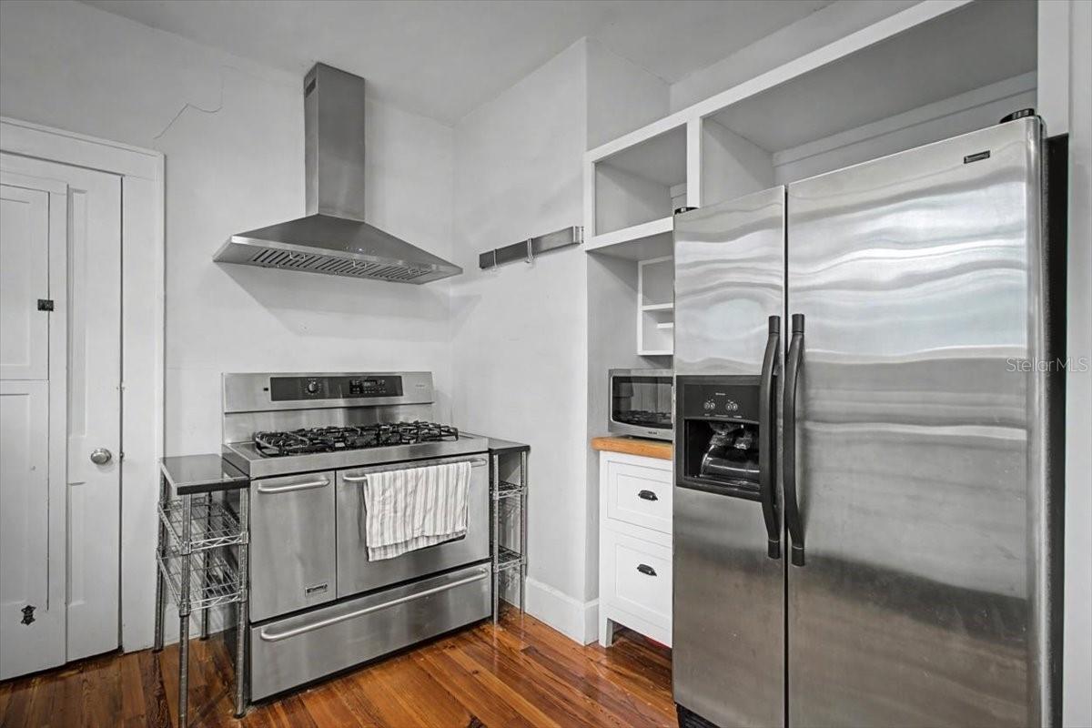 Image 7 of 46 For 421 Boulevard