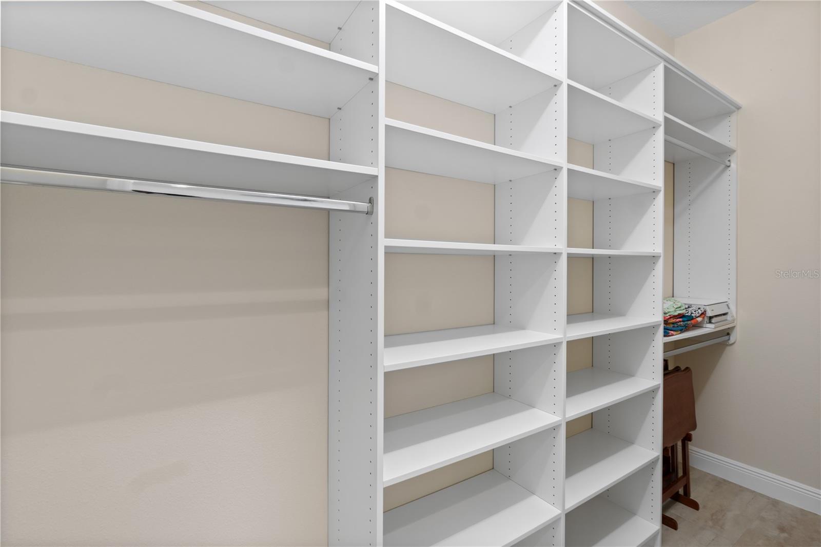 Listing photo id 11 for 5845 Storms Avenue