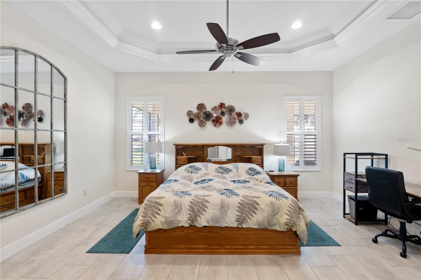 Listing photo id 26 for 5845 Storms Avenue