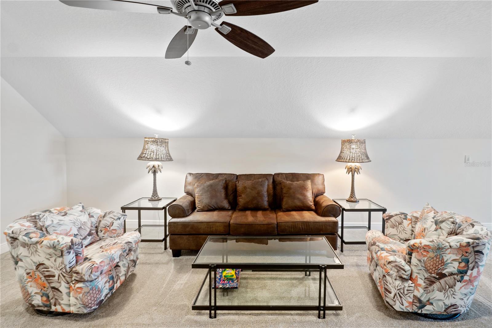 Listing photo id 40 for 5845 Storms Avenue