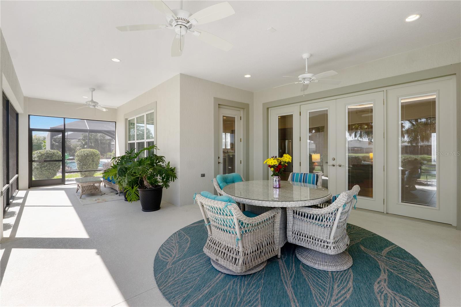 Listing photo id 45 for 5845 Storms Avenue