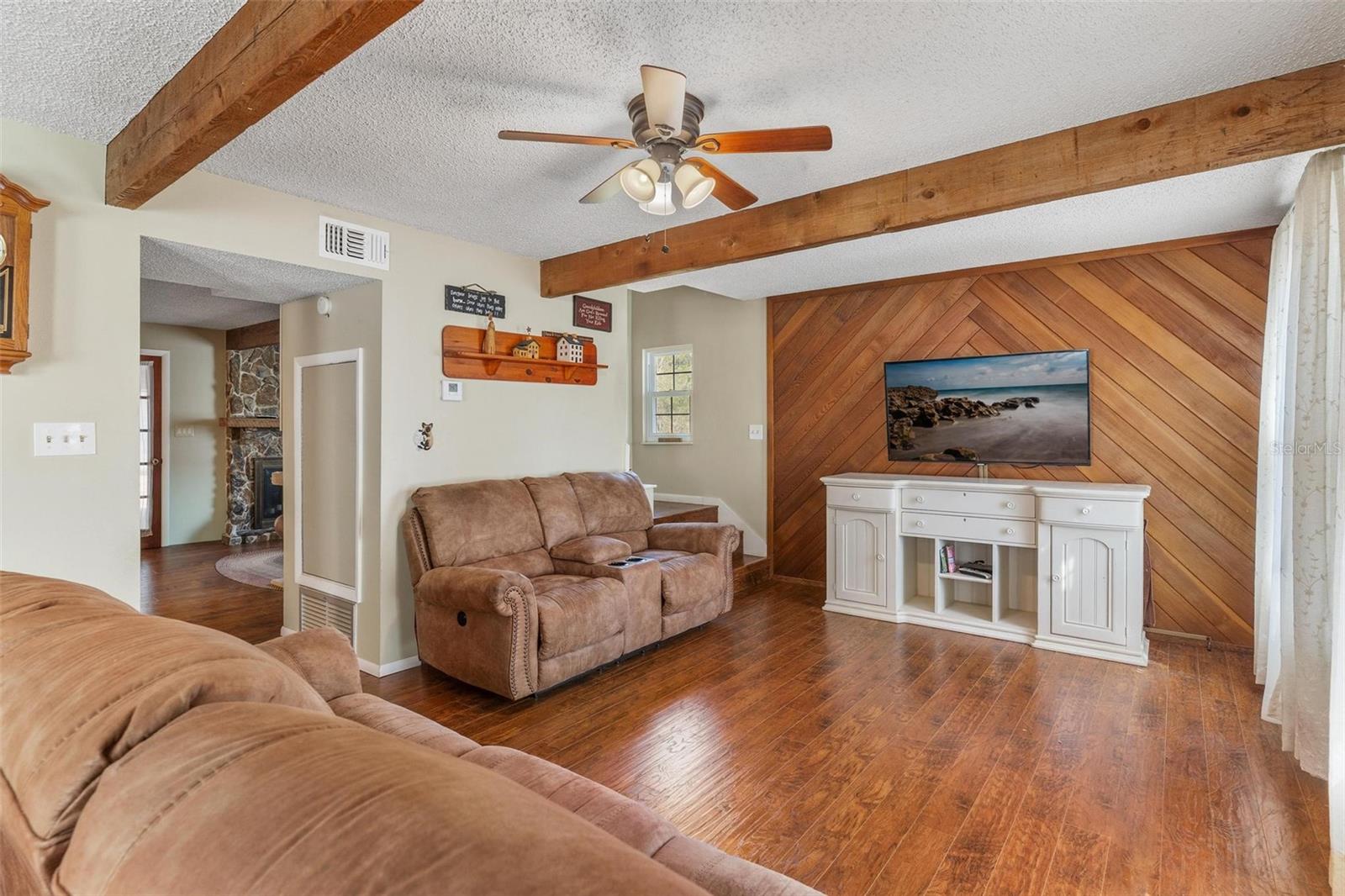 Image 13 of 61 For 2917 Lake Griffin Road