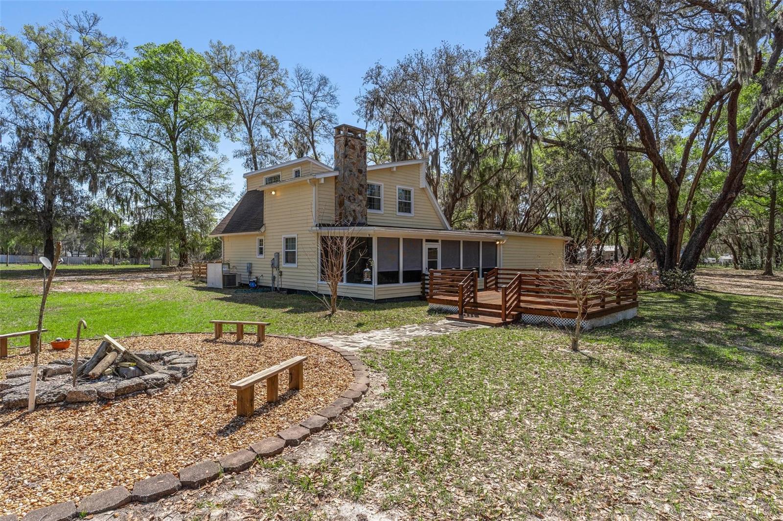 Image 2 of 61 For 2917 Lake Griffin Road