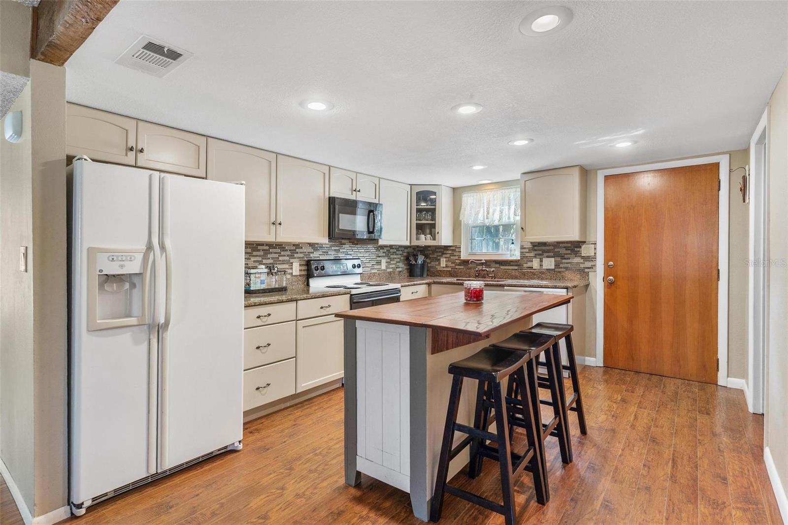 Image 21 of 61 For 2917 Lake Griffin Road