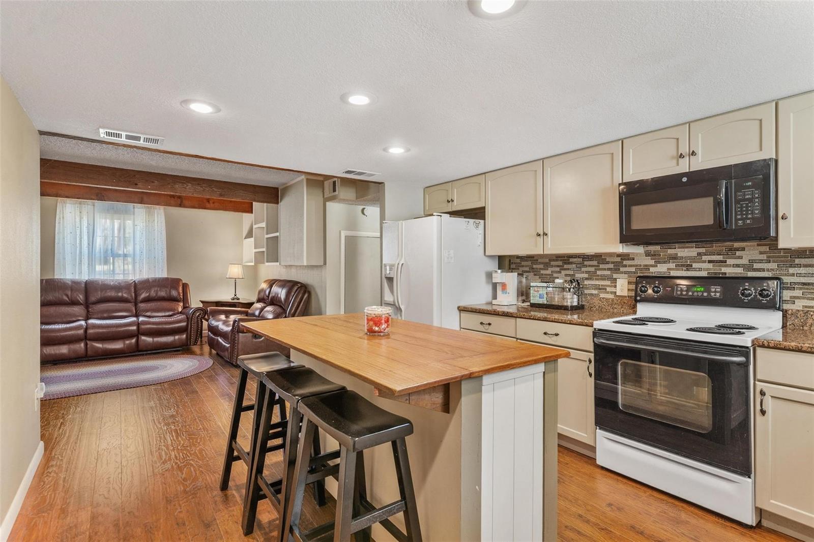 Image 23 of 61 For 2917 Lake Griffin Road