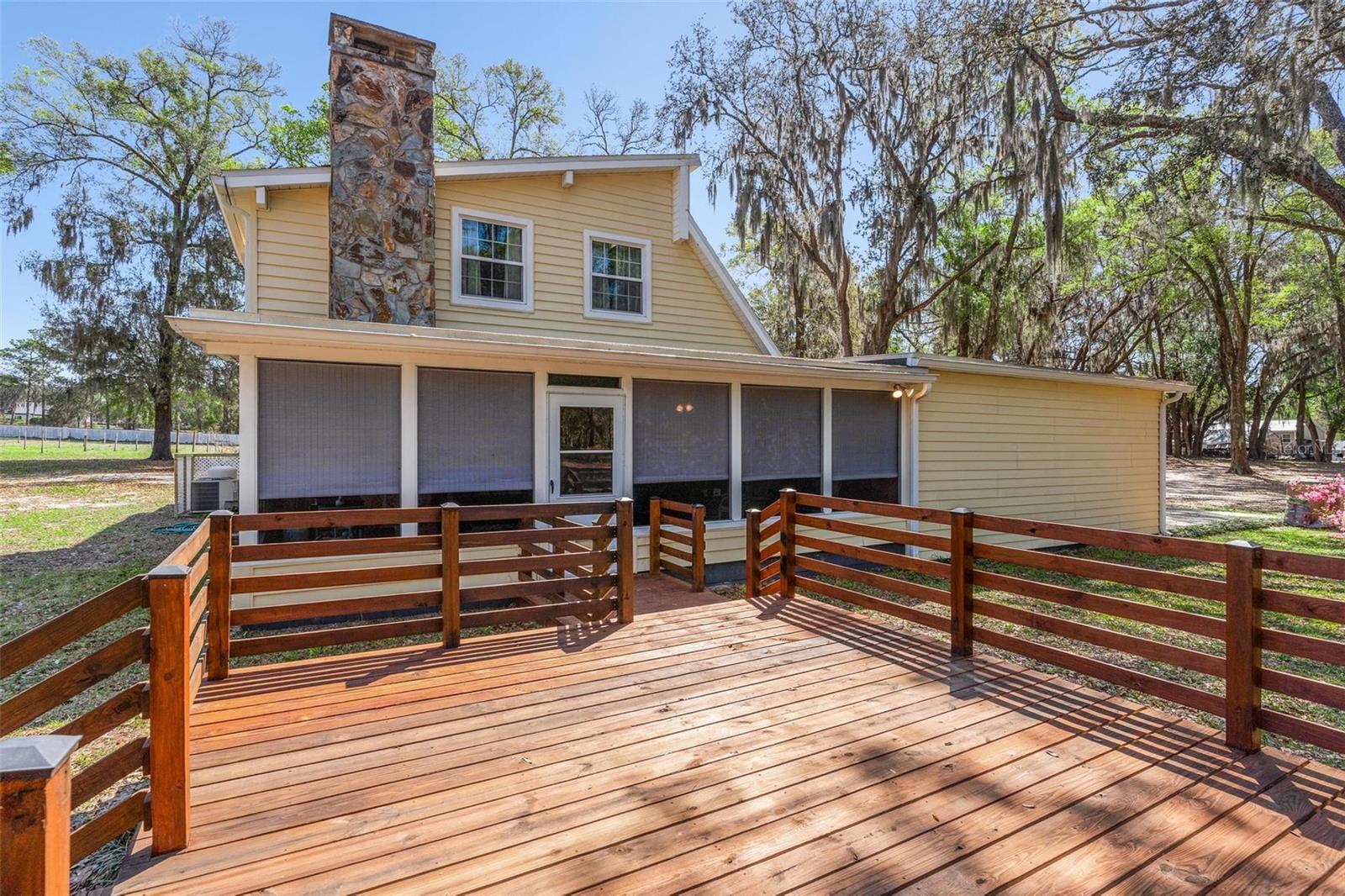 Image 43 of 61 For 2917 Lake Griffin Road