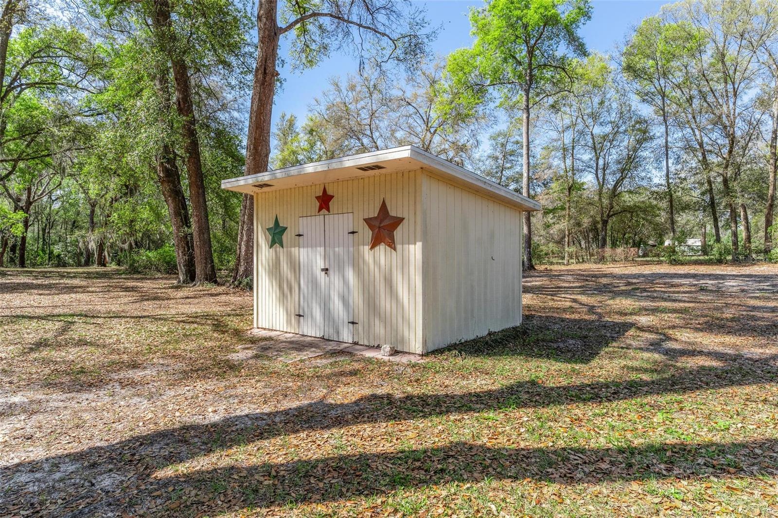 Image 50 of 61 For 2917 Lake Griffin Road