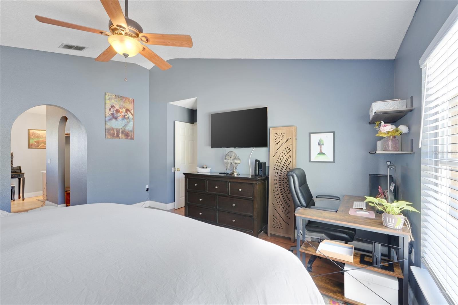 Image 11 of 41 For 925 Roanoke Drive