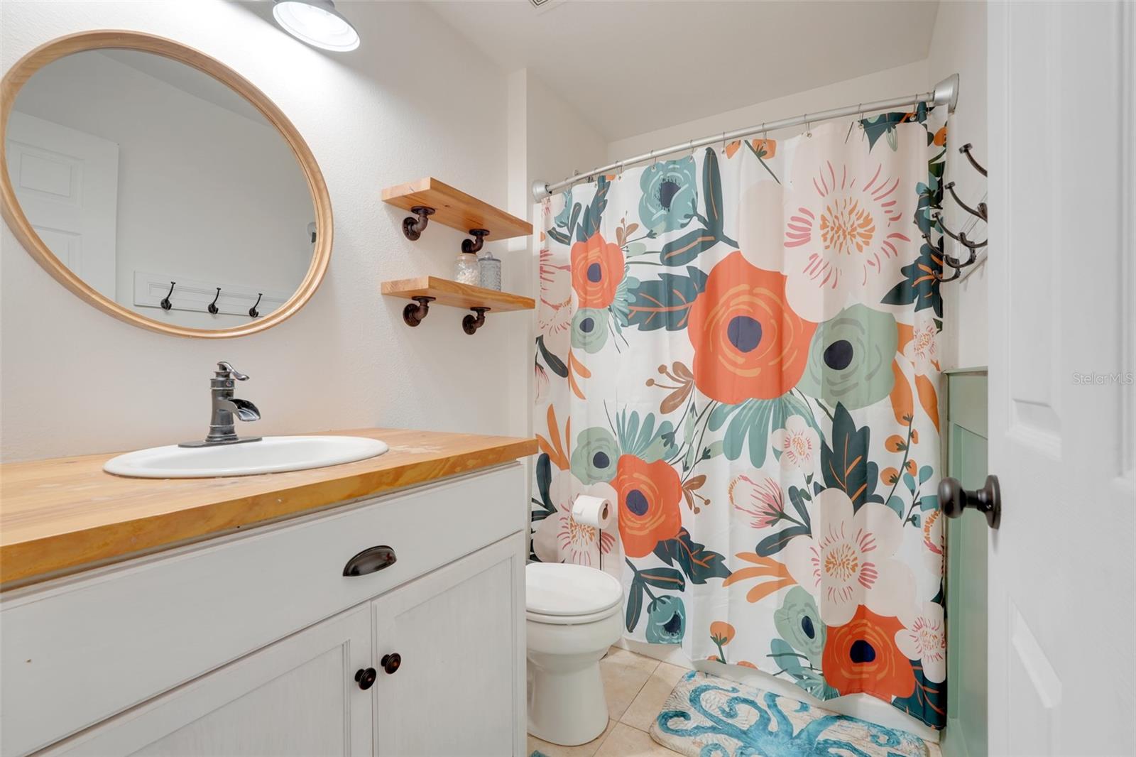 Image 14 of 41 For 925 Roanoke Drive