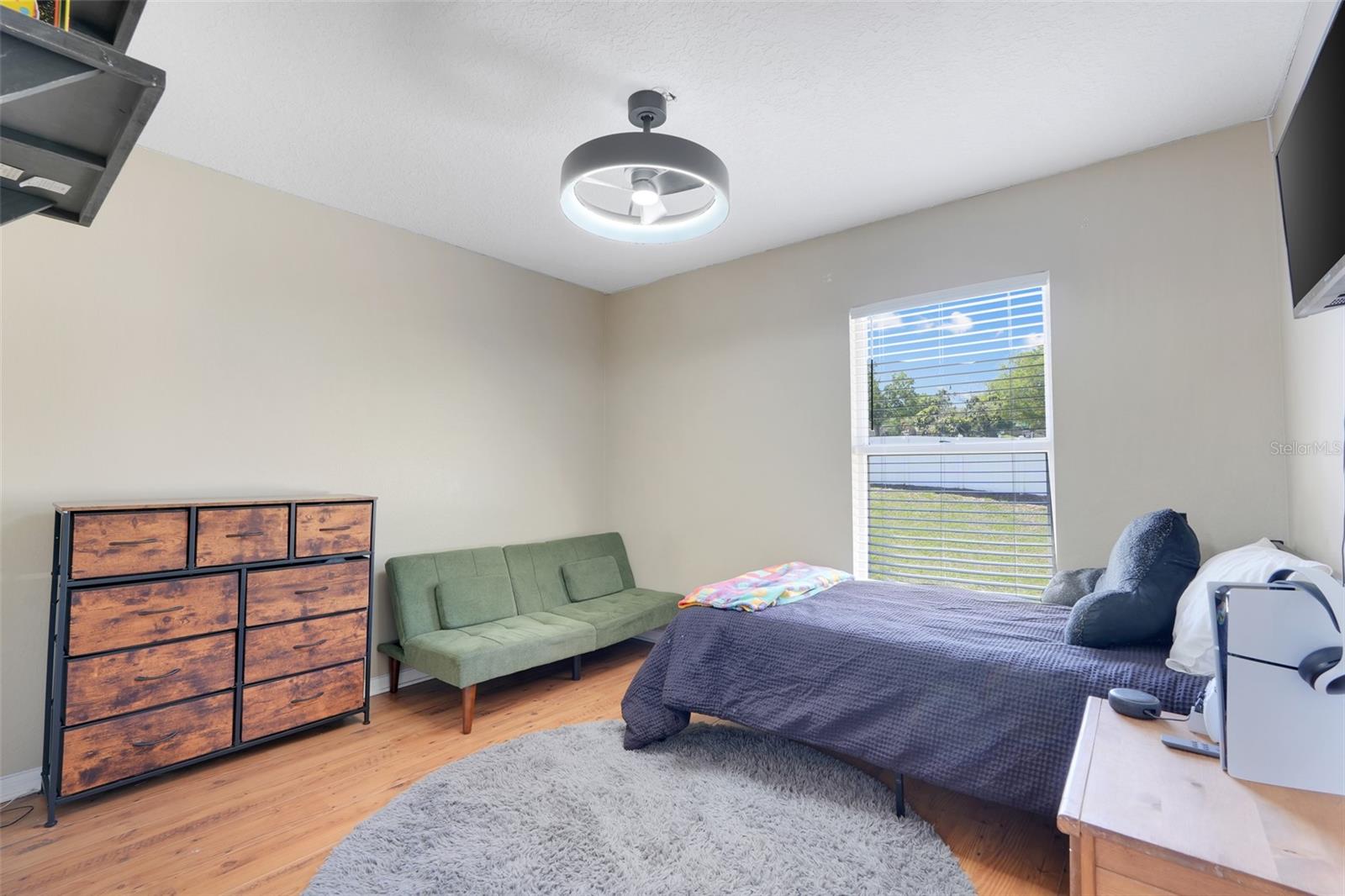 Image 15 of 41 For 925 Roanoke Drive