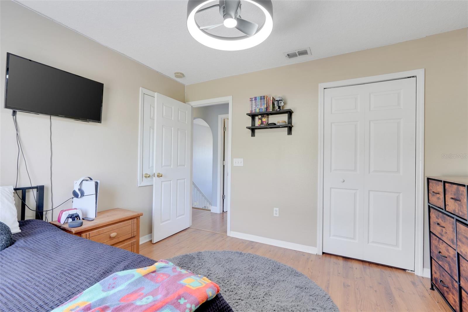 Image 32 of 41 For 925 Roanoke Drive