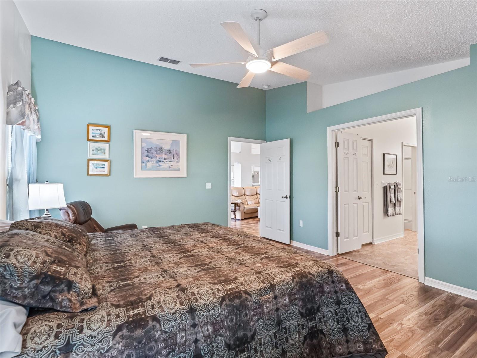 Image 13 of 36 For 32833 Timberwood Drive