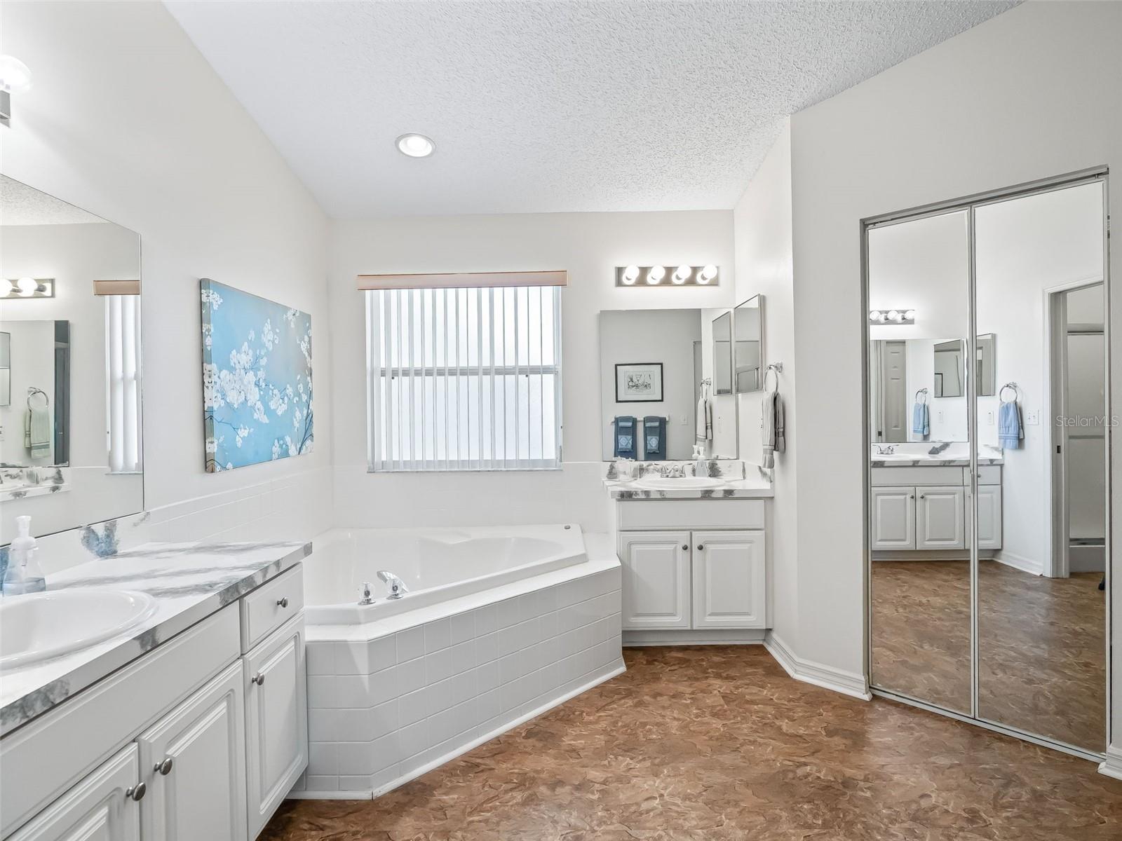 Image 15 of 36 For 32833 Timberwood Drive