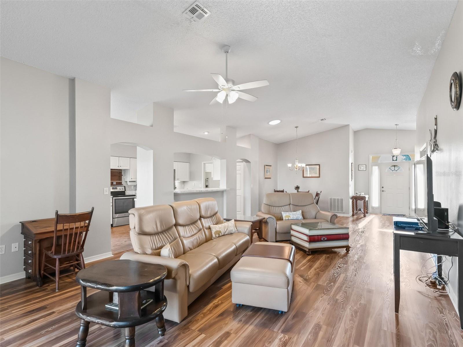 Image 5 of 36 For 32833 Timberwood Drive