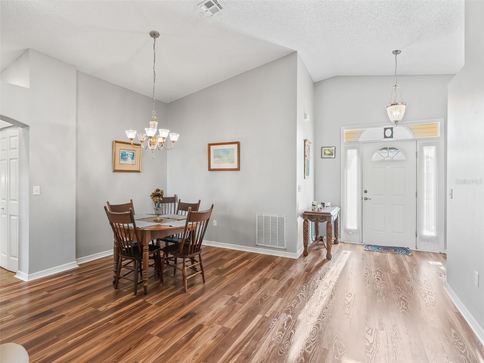 Image 6 of 36 For 32833 Timberwood Drive