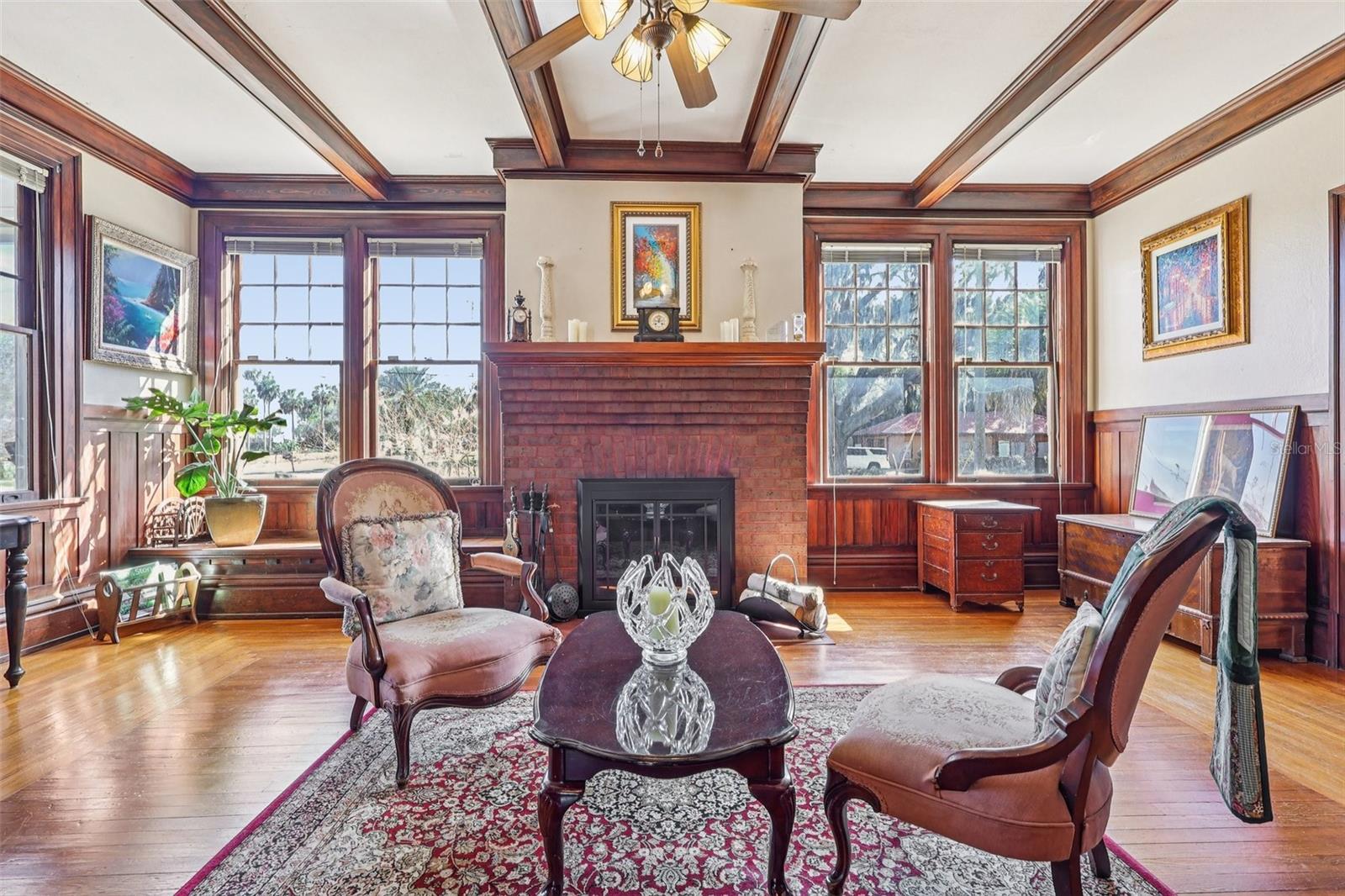 Image 10 of 69 For 422 Center Street