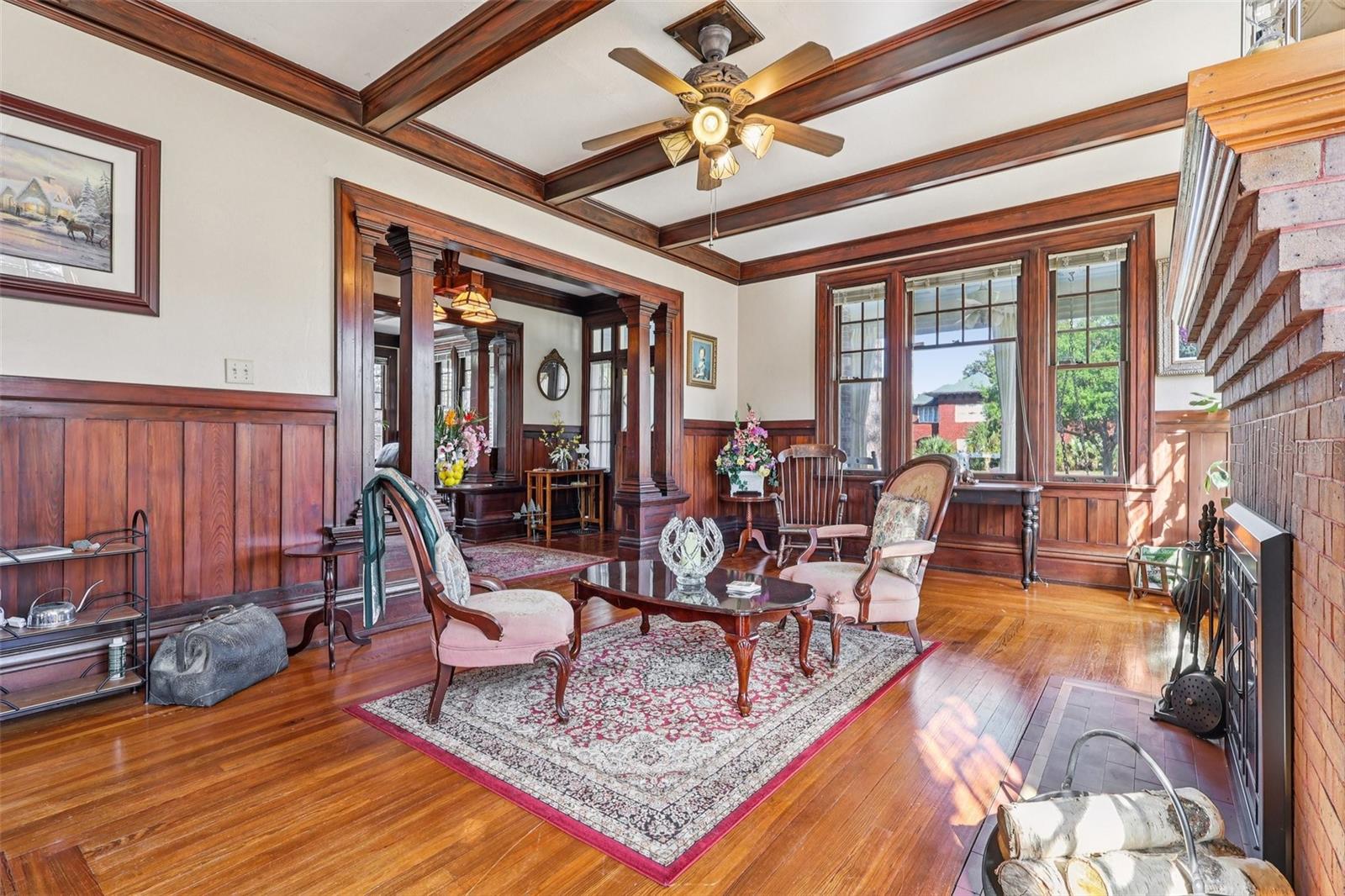 Image 11 of 69 For 422 Center Street