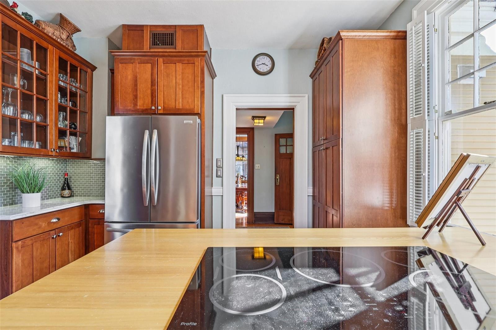 Image 19 of 69 For 422 Center Street