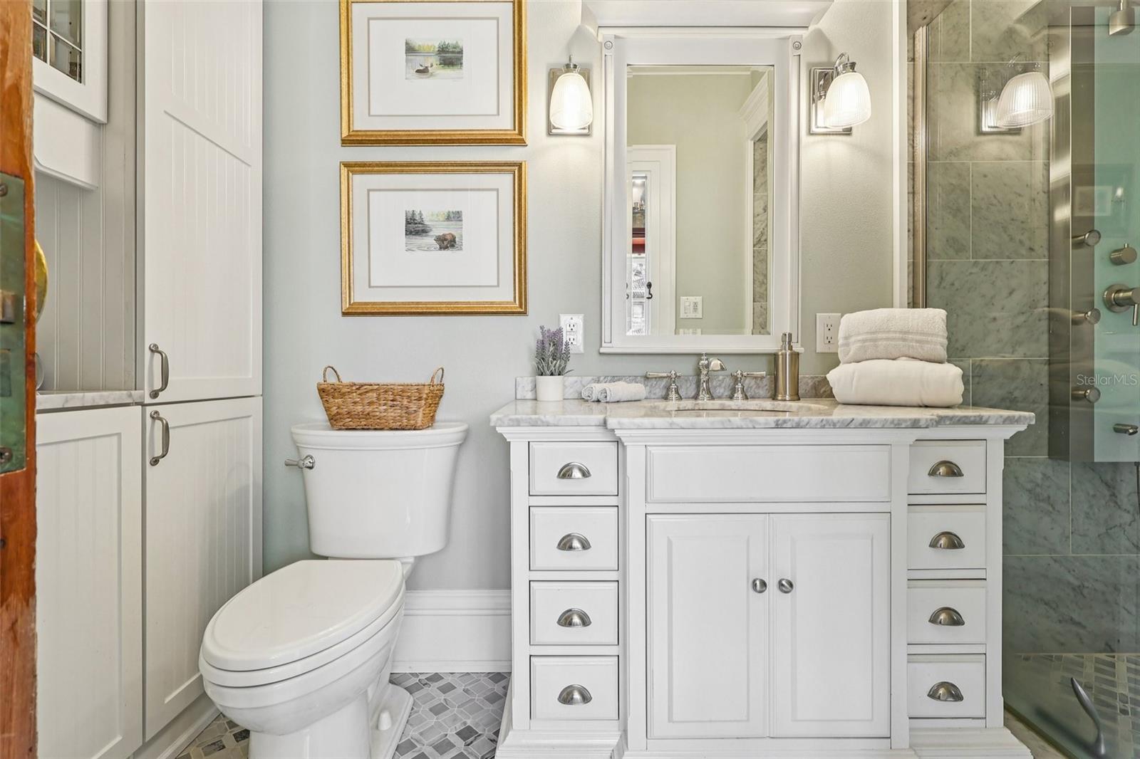 Image 22 of 69 For 422 Center Street