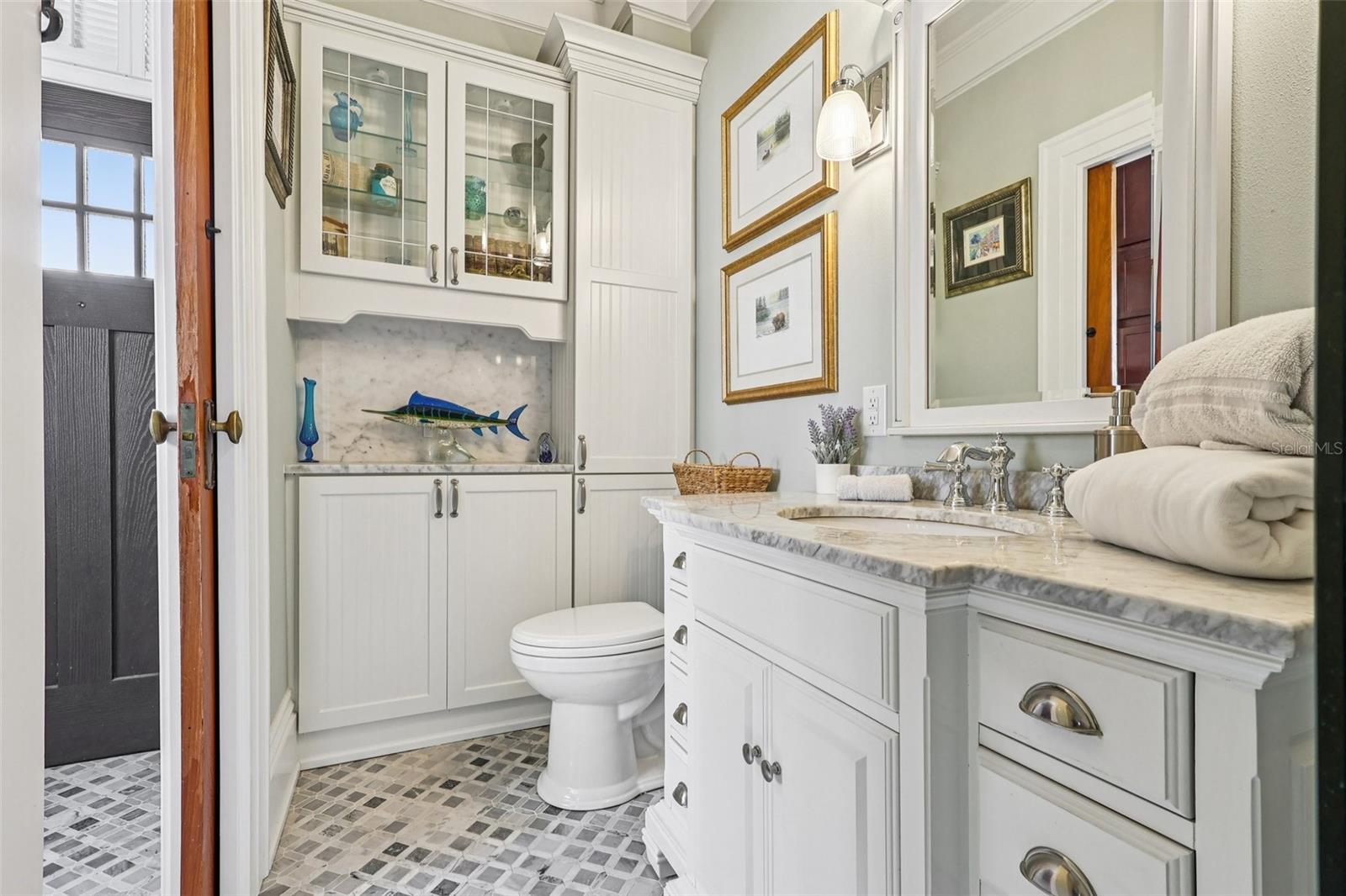 Image 23 of 69 For 422 Center Street