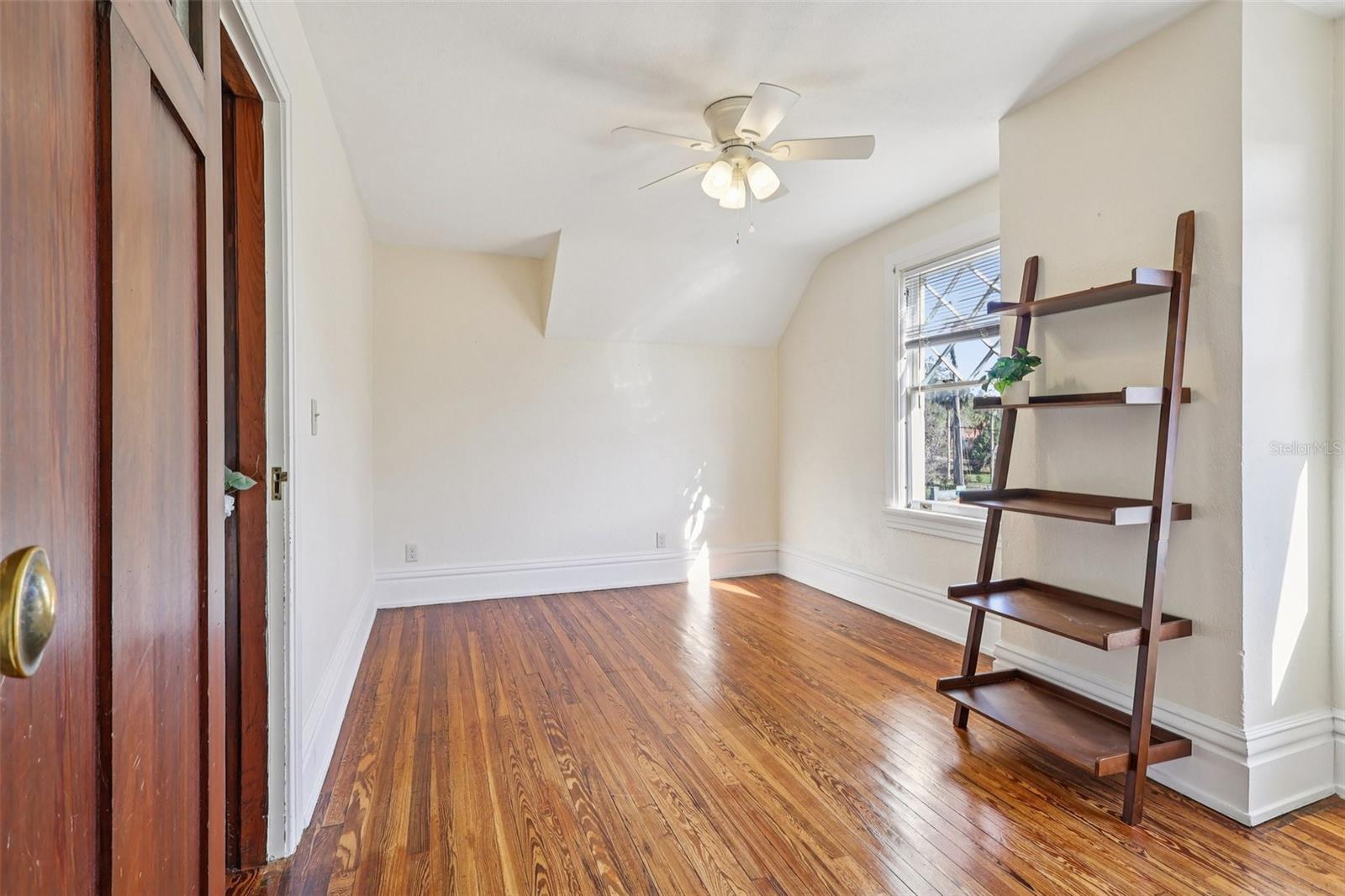 Image 27 of 69 For 422 Center Street