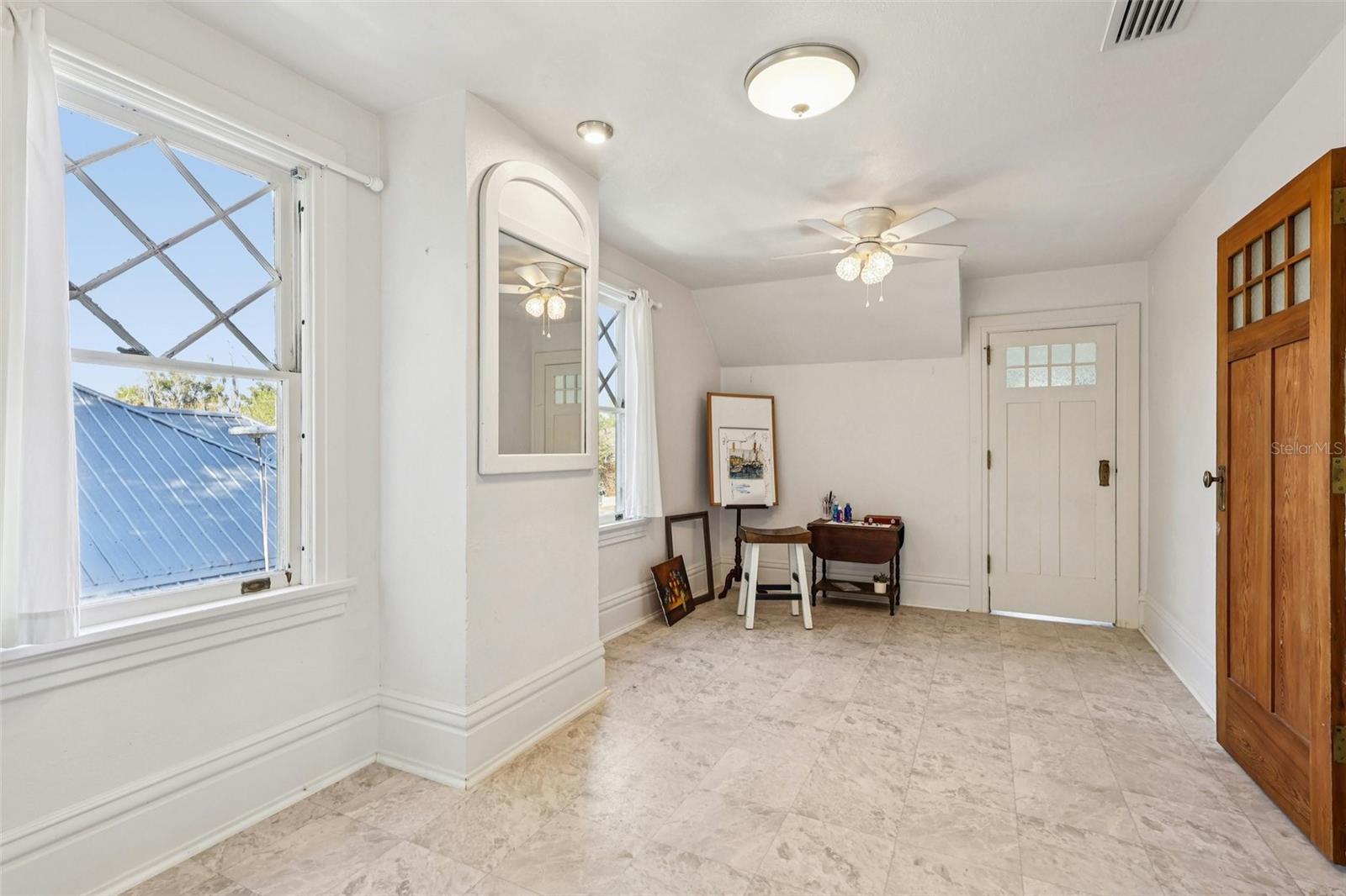 Image 31 of 69 For 422 Center Street