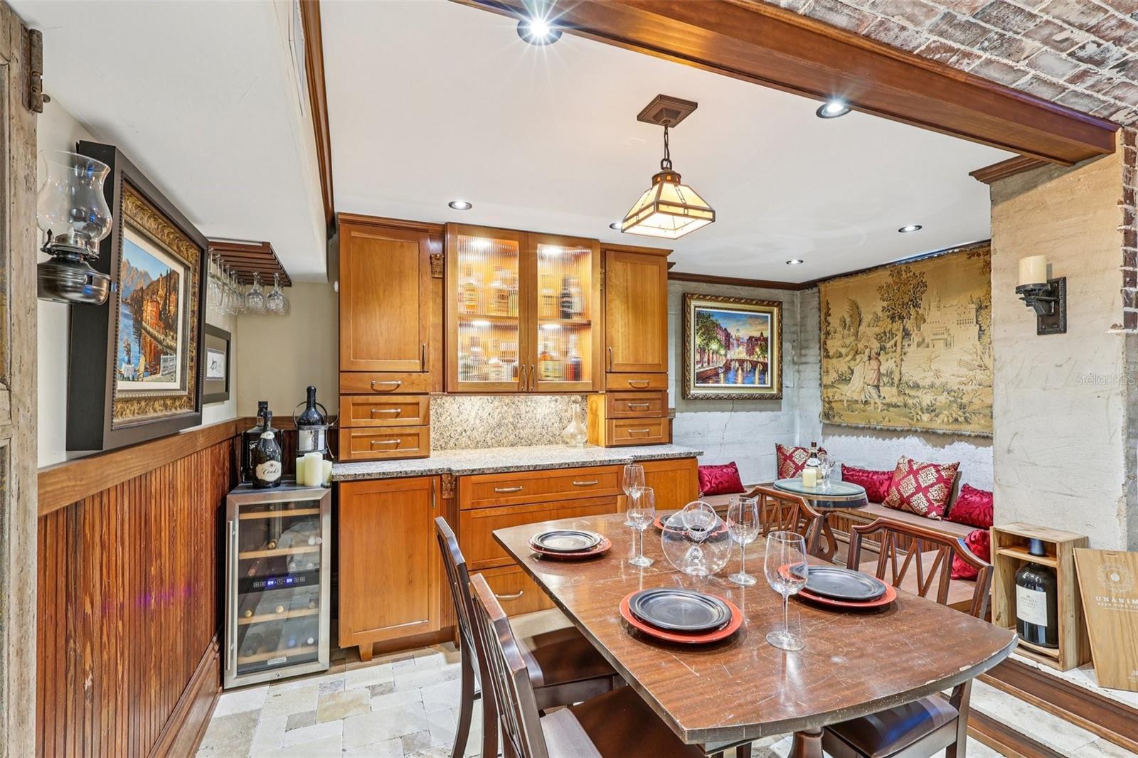 Image 36 of 69 For 422 Center Street