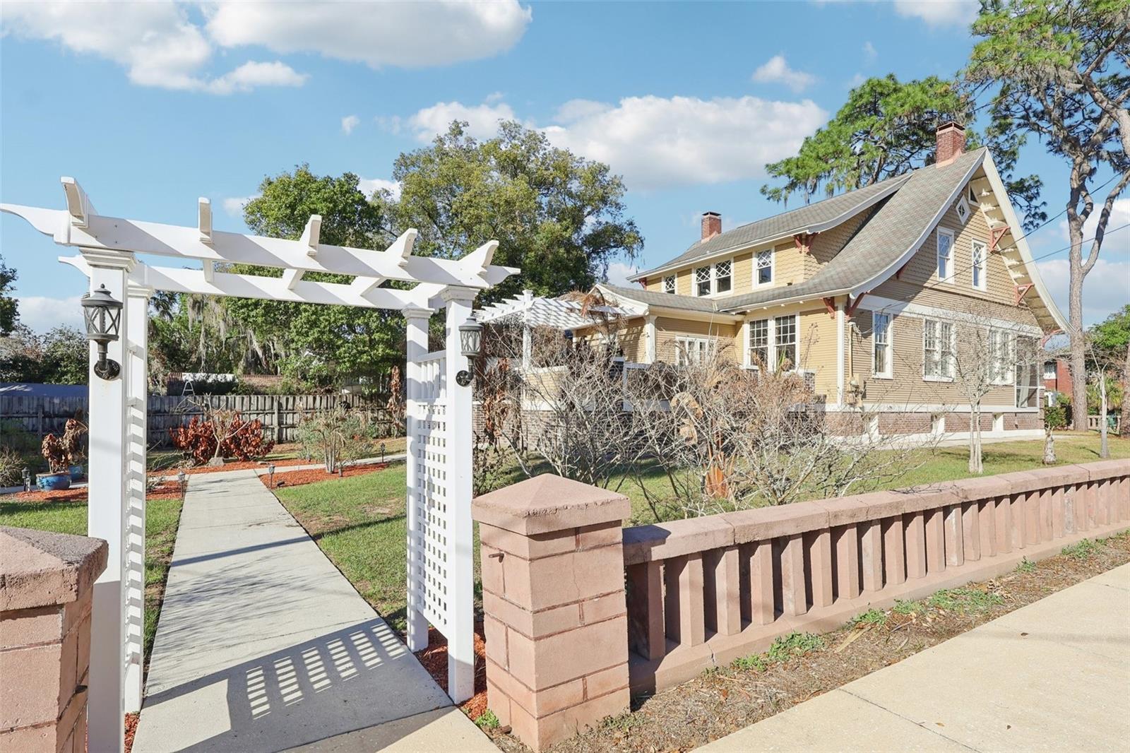 Image 44 of 69 For 422 Center Street