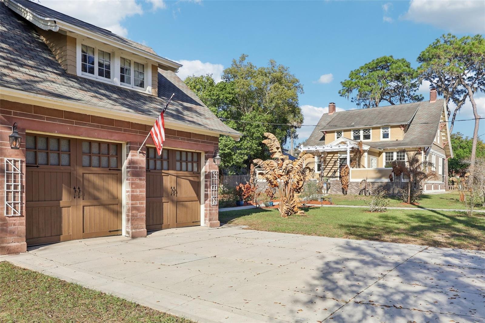 Image 49 of 69 For 422 Center Street