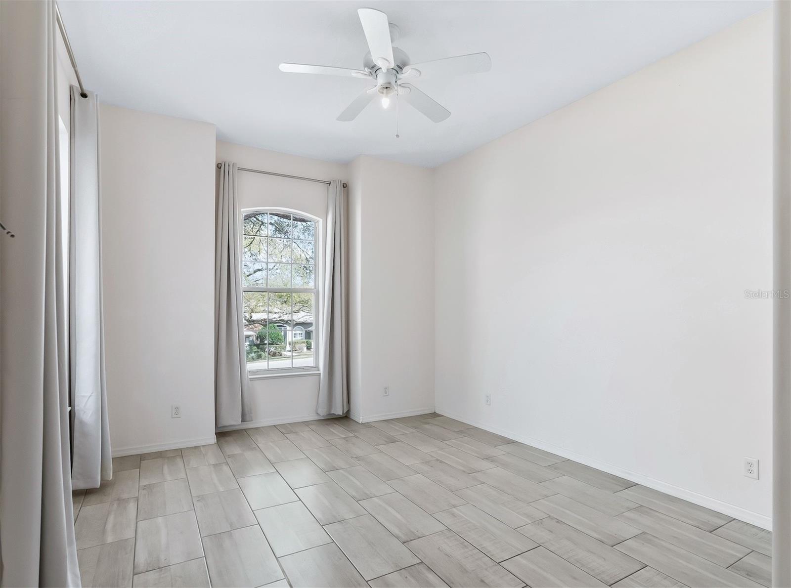 Image 18 of 38 For 39407 Treeline Drive