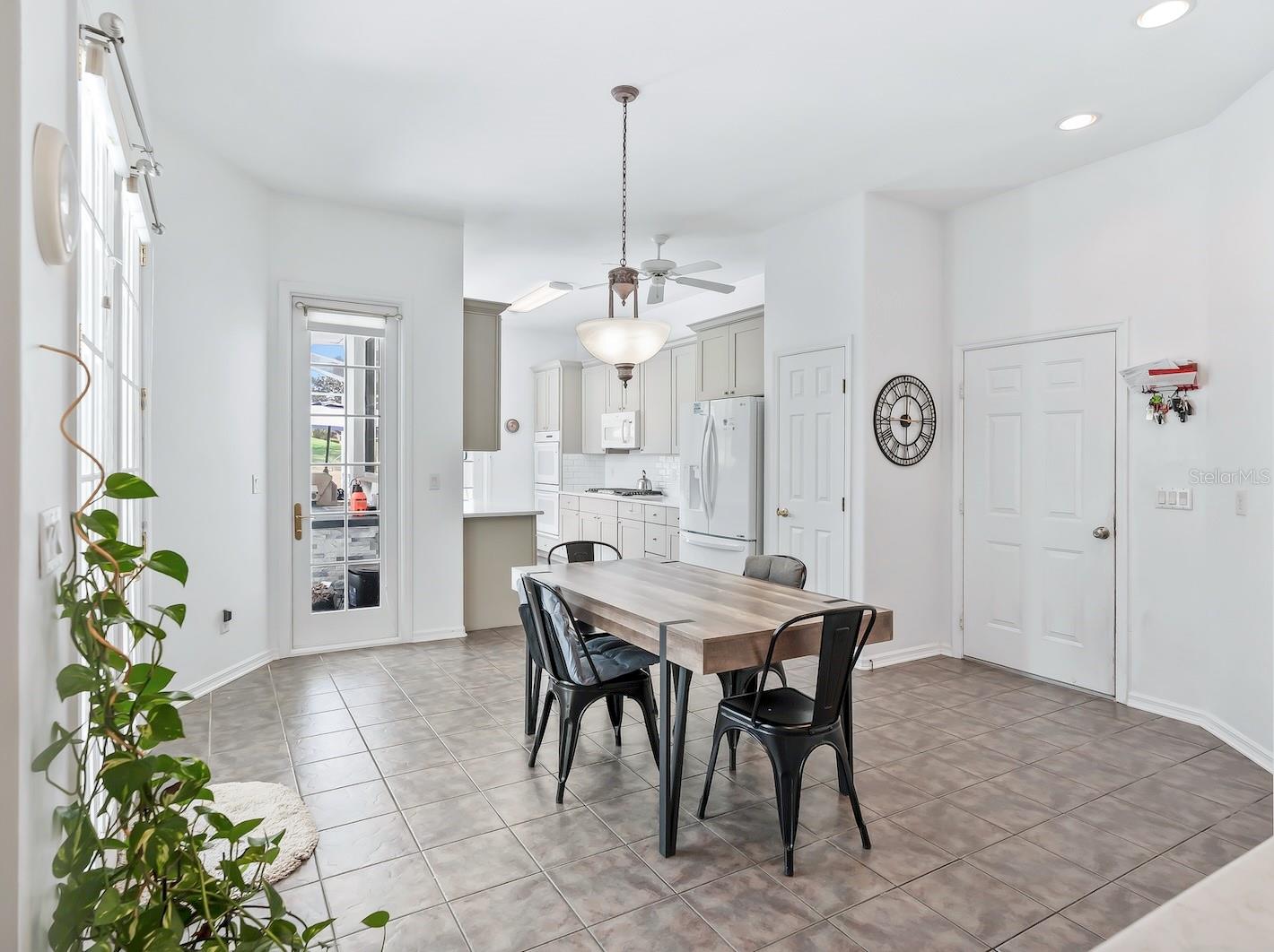 Image 21 of 38 For 39407 Treeline Drive