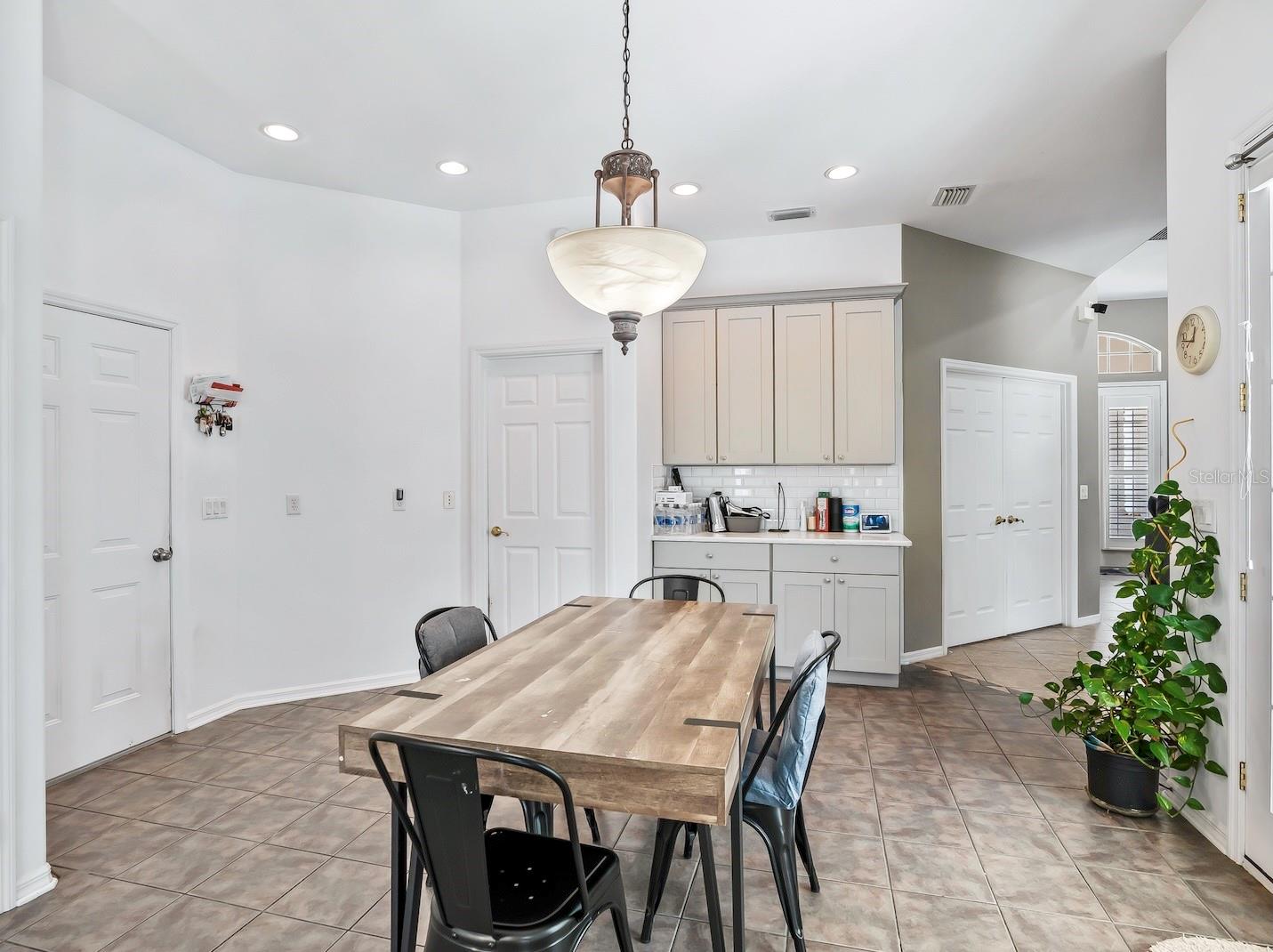 Image 23 of 38 For 39407 Treeline Drive