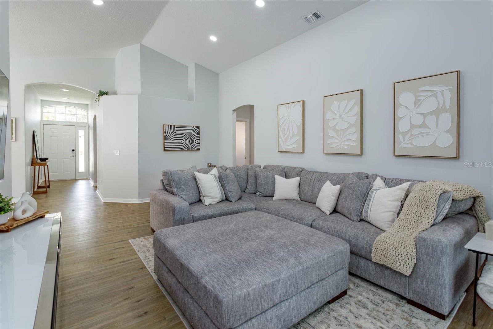 Image 15 of 38 For 2532 Ventura Circle