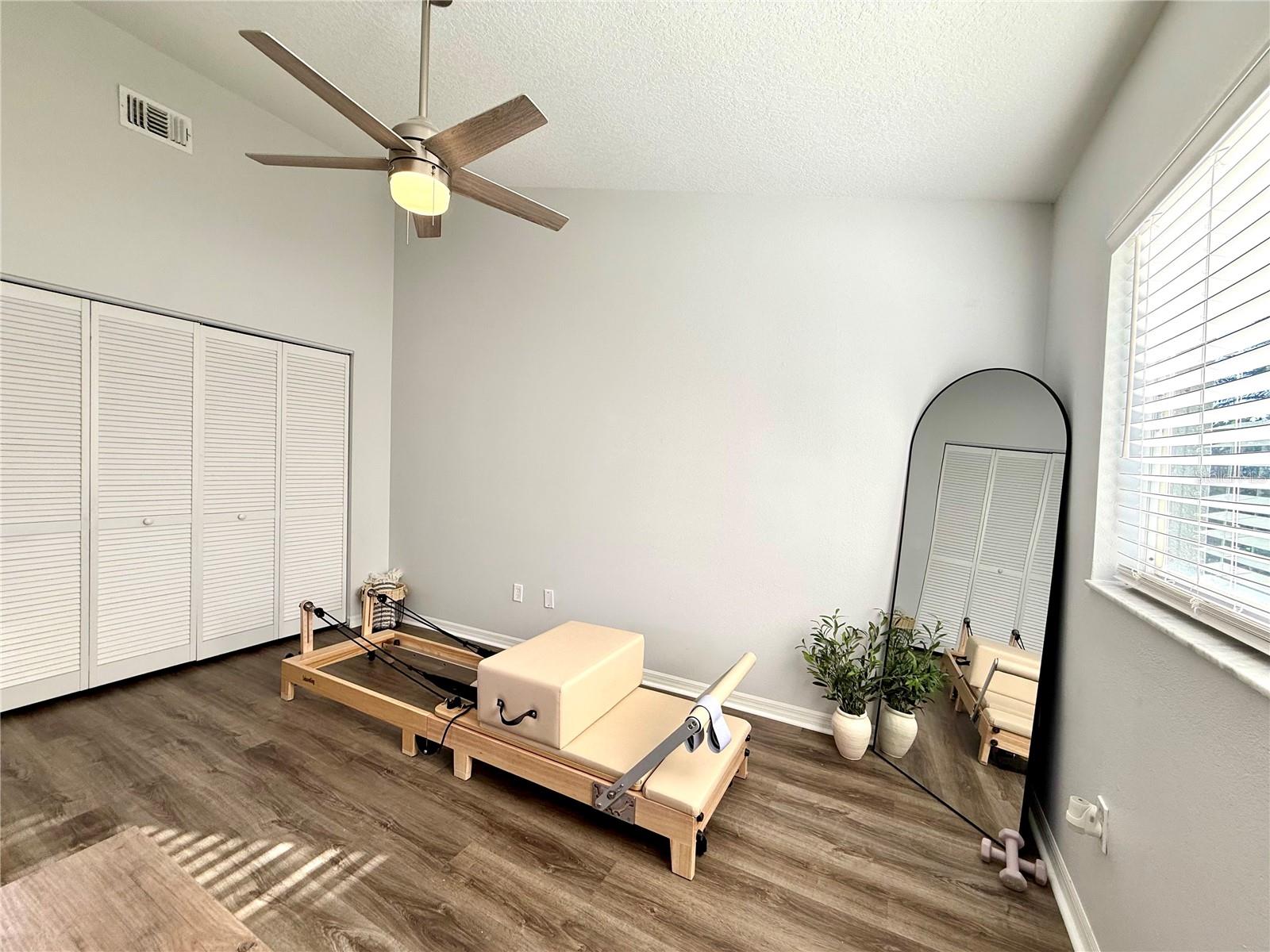 Image 23 of 38 For 2532 Ventura Circle