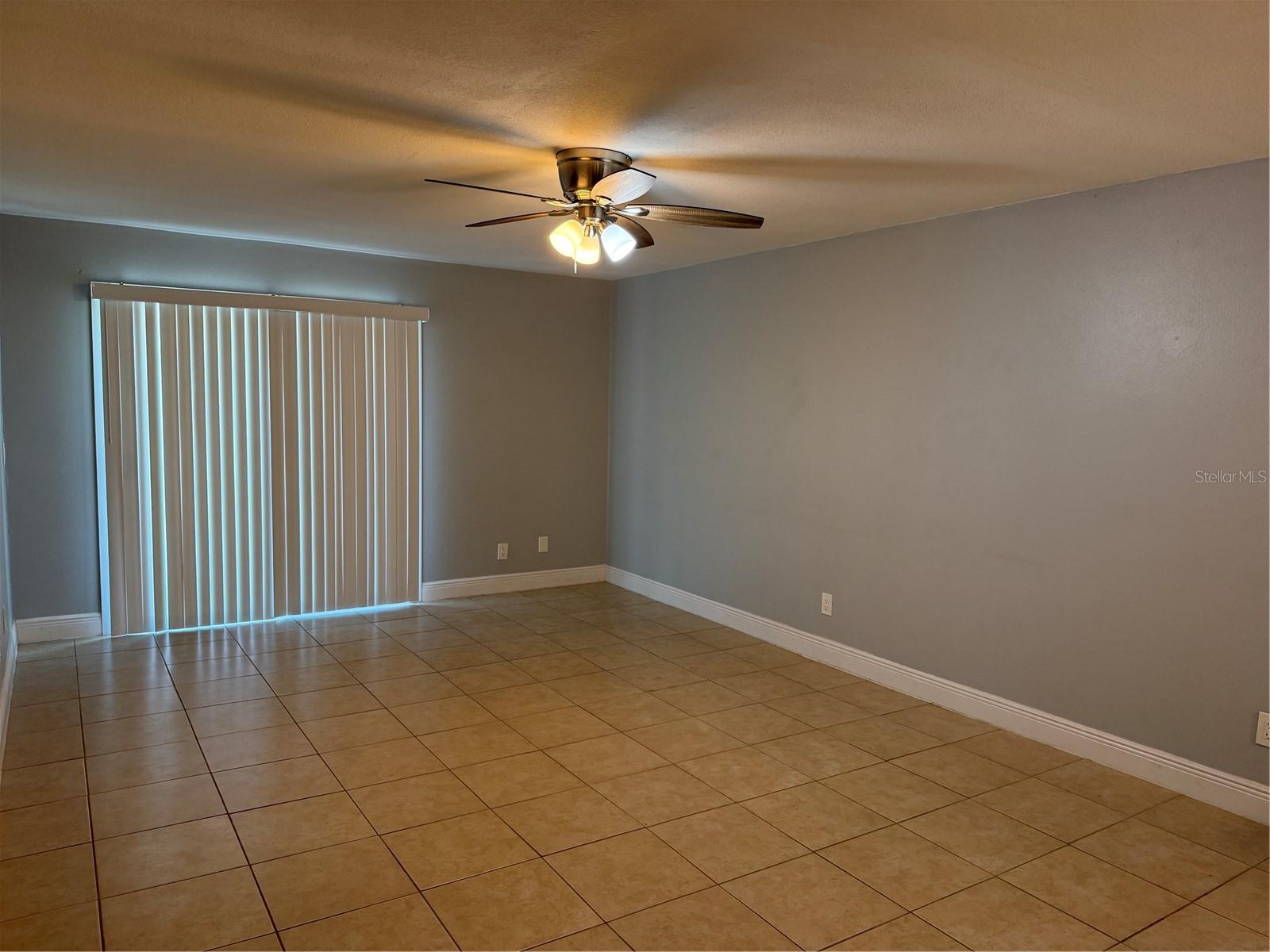 Image 3 of 15 For 712 Parkwood Avenue 2