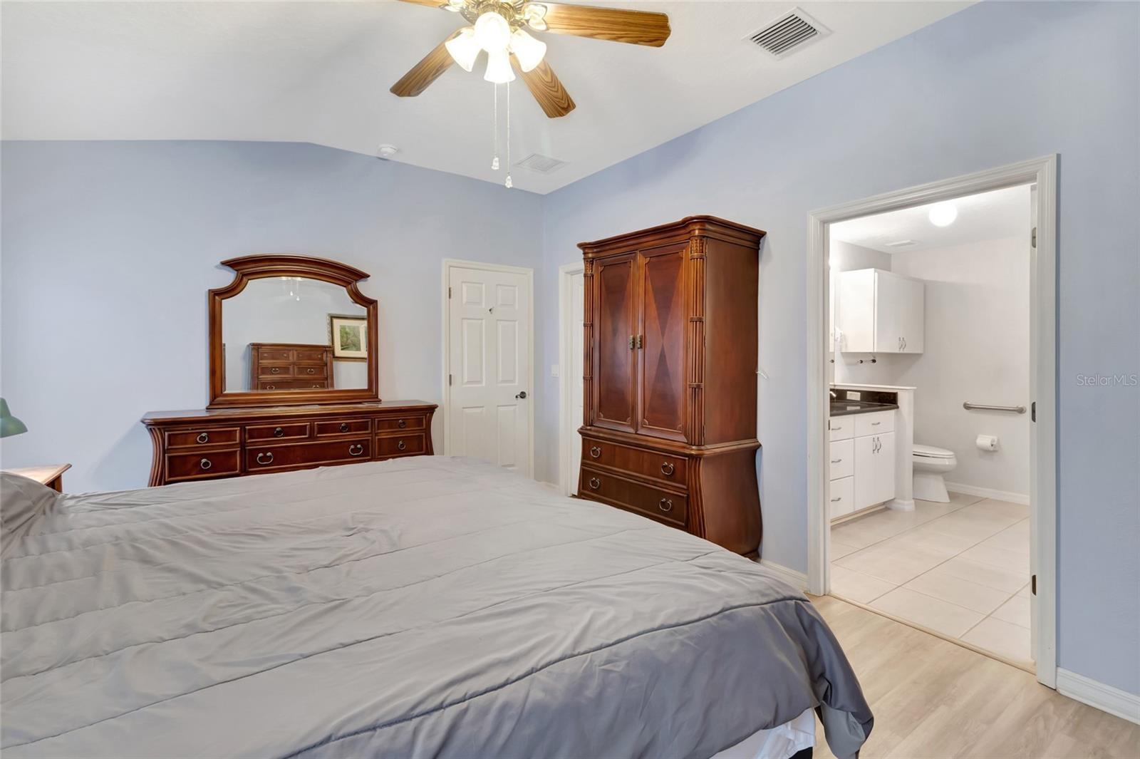 Image 12 of 40 For 26903 Honeymoon Avenue