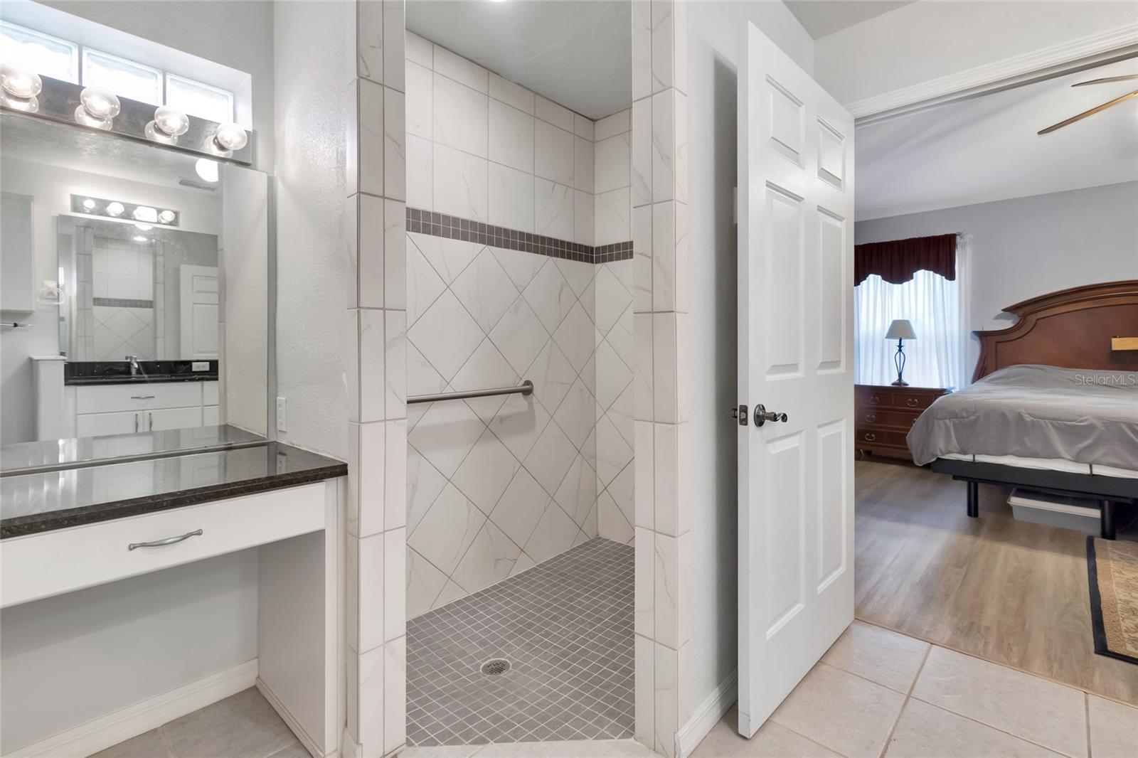 Image 13 of 40 For 26903 Honeymoon Avenue